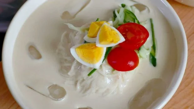 soy milk noodle soup (kongguksu: 콩국수)